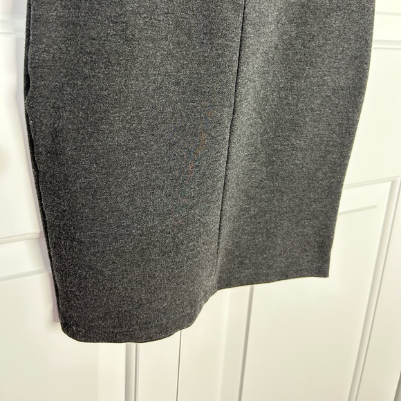 Against Nudity Montreal - Grey Collar Sleeveless Pencil Dress - Picture 7 of 8